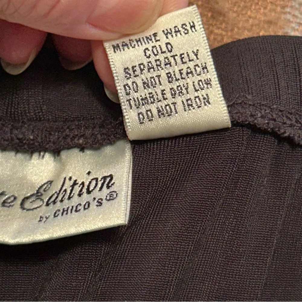 Black Chico’s Private Edition capri pants, M / Chico - Picture 5 of 9